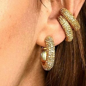 4/$25 Diamond Crystal Earcuff *NWOT